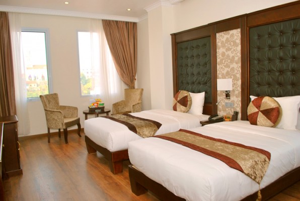 Khách sạn City Bay Palace